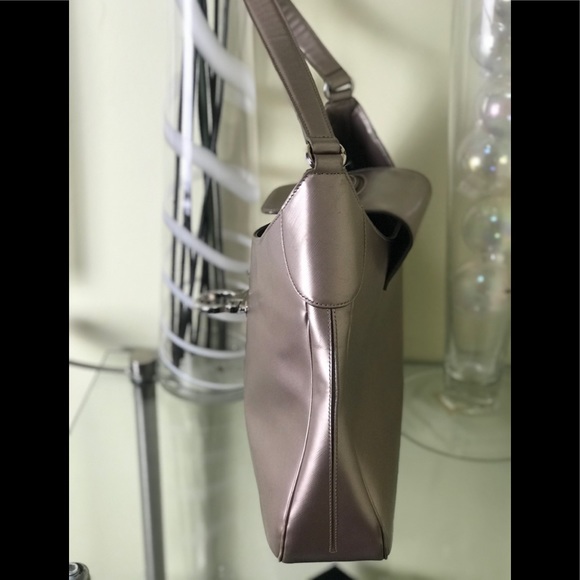 FERRAGAMO Gancini Athena Leather Shoulder Hobo Bag Minimalist Nuetral Metallic - Picture 5 of 8